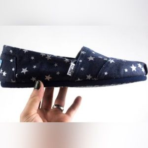 Women Size 10 Tom’s shoes